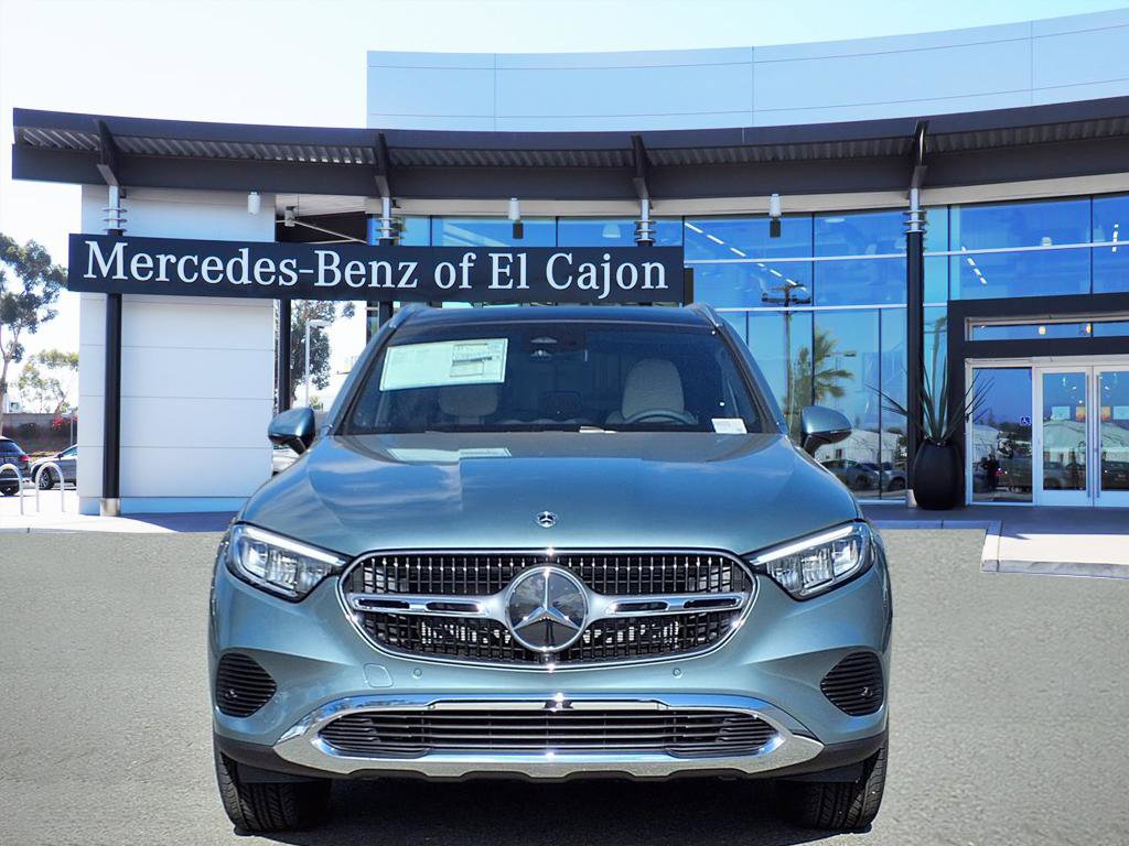 2026 Mercedes Benz GLC 300 photo 2