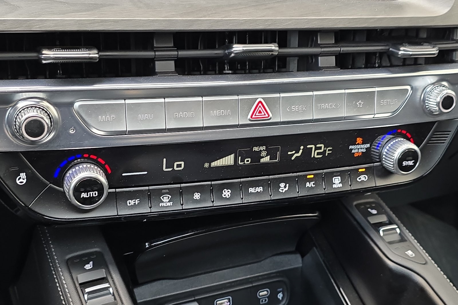 2024 Kia Telluride X-Line photo 8