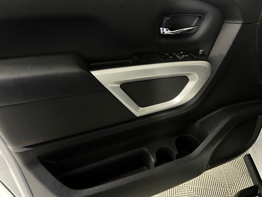 2024 Nissan Titan SV photo 21