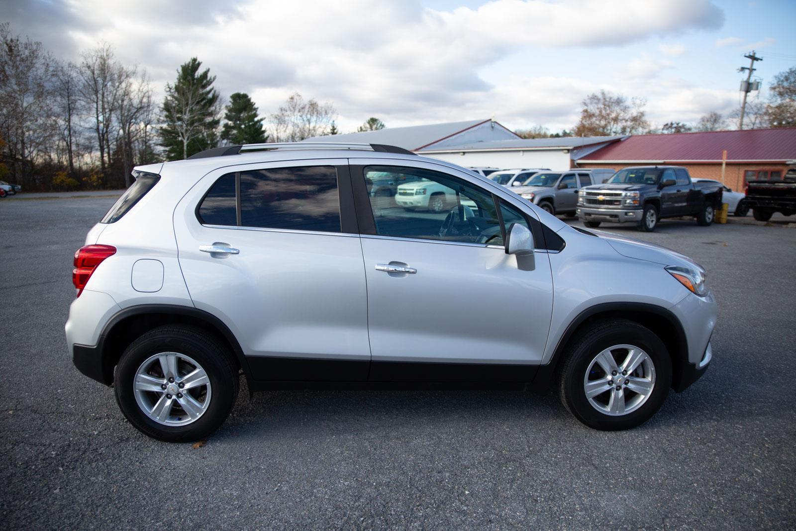 2018 Chevrolet Trax LT photo 2