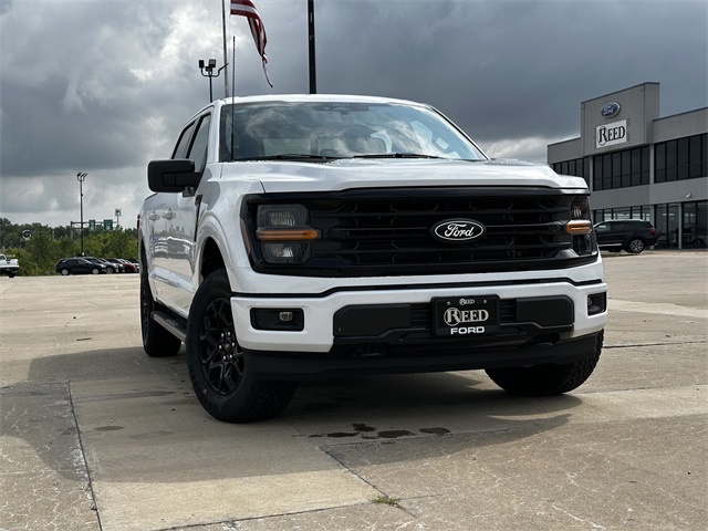 2025 Ford F-150 XLT photo 2