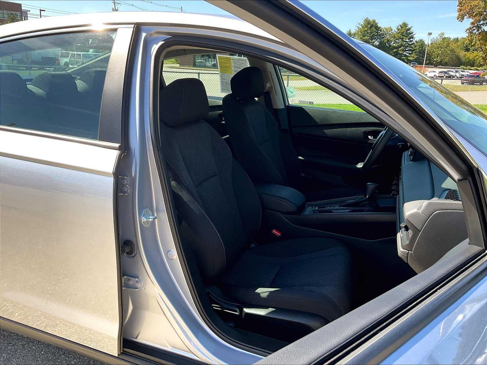 2023 Honda Accord LX photo 11