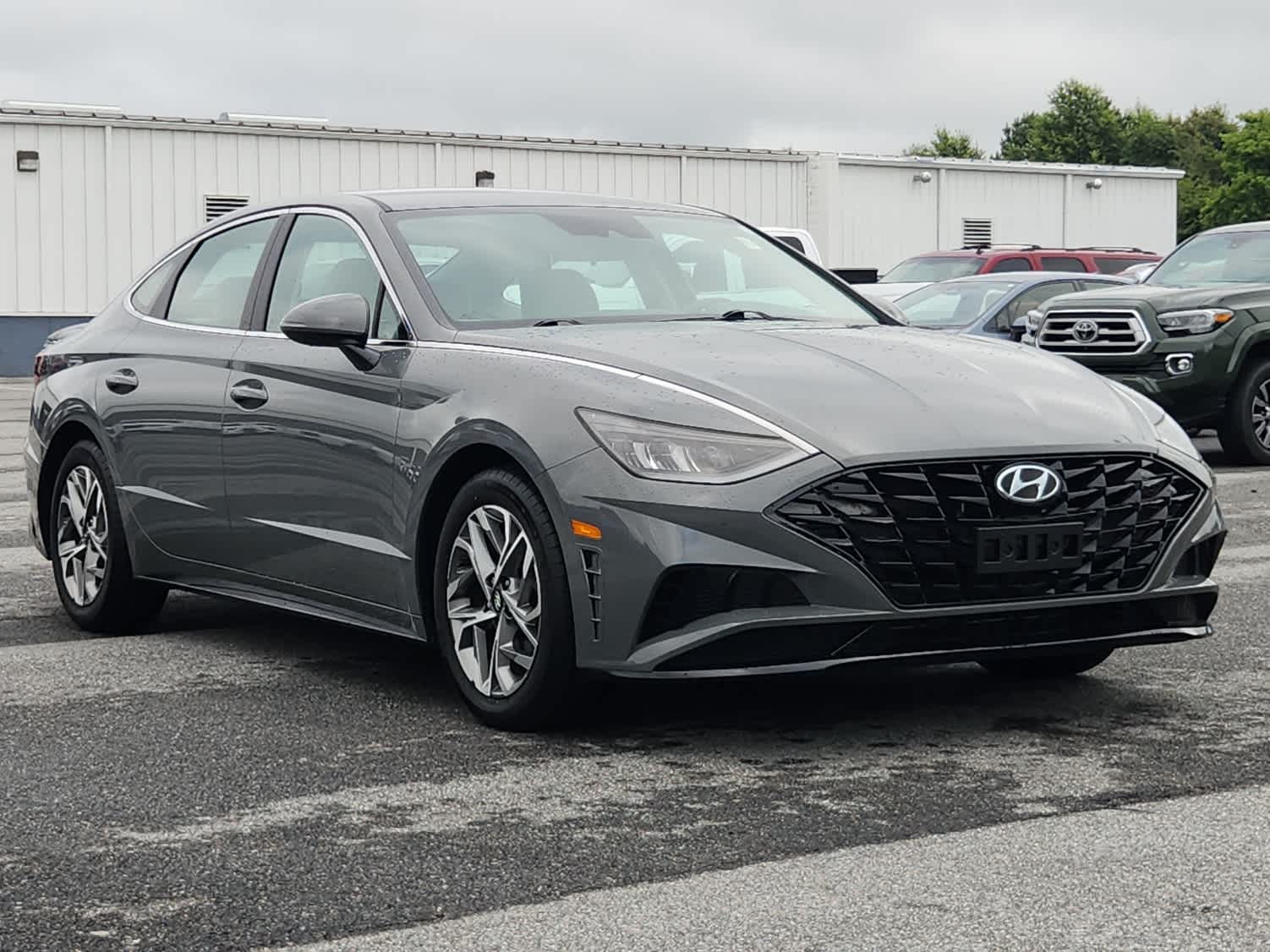 2022 Hyundai Sonata SEL photo 2