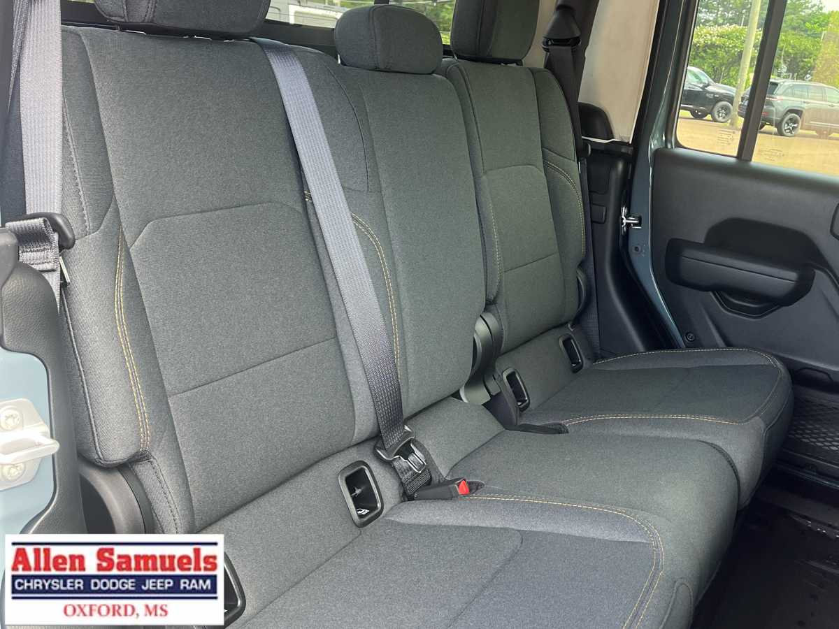 2025 Jeep Gladiator Sport S photo 21