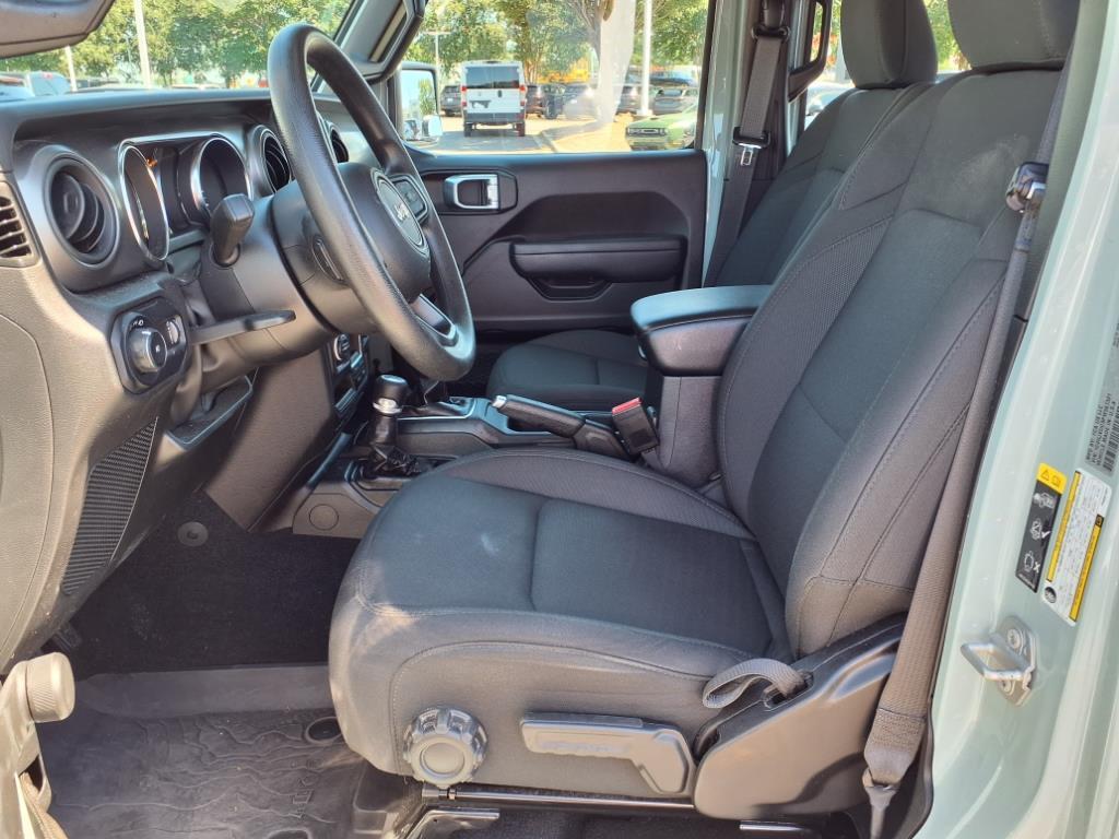 2023 Jeep Wrangler Sport photo 3