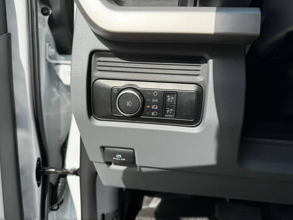 2024 Ford F-550 photo 19