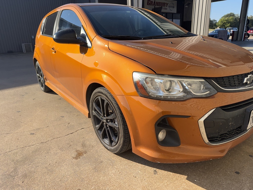 2018 Chevrolet Sonic Premier photo 2