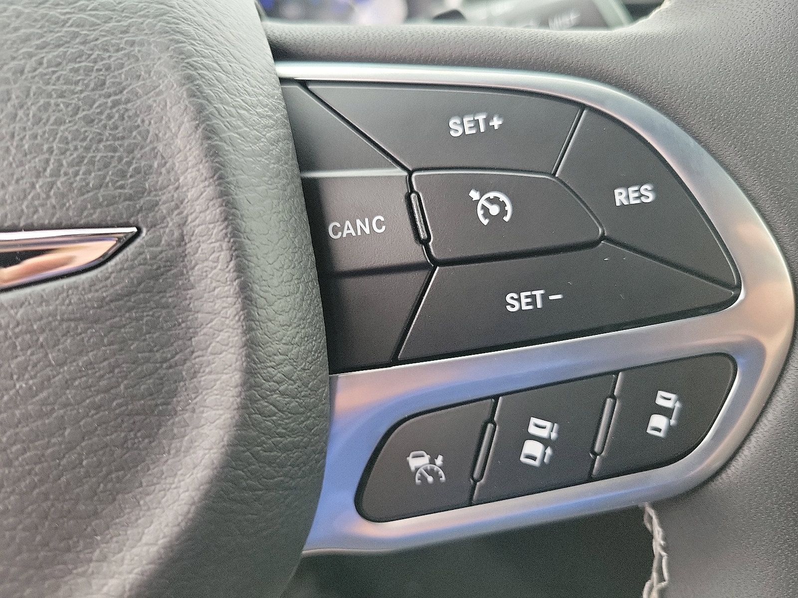 2025 Chrysler Voyager LX photo 6