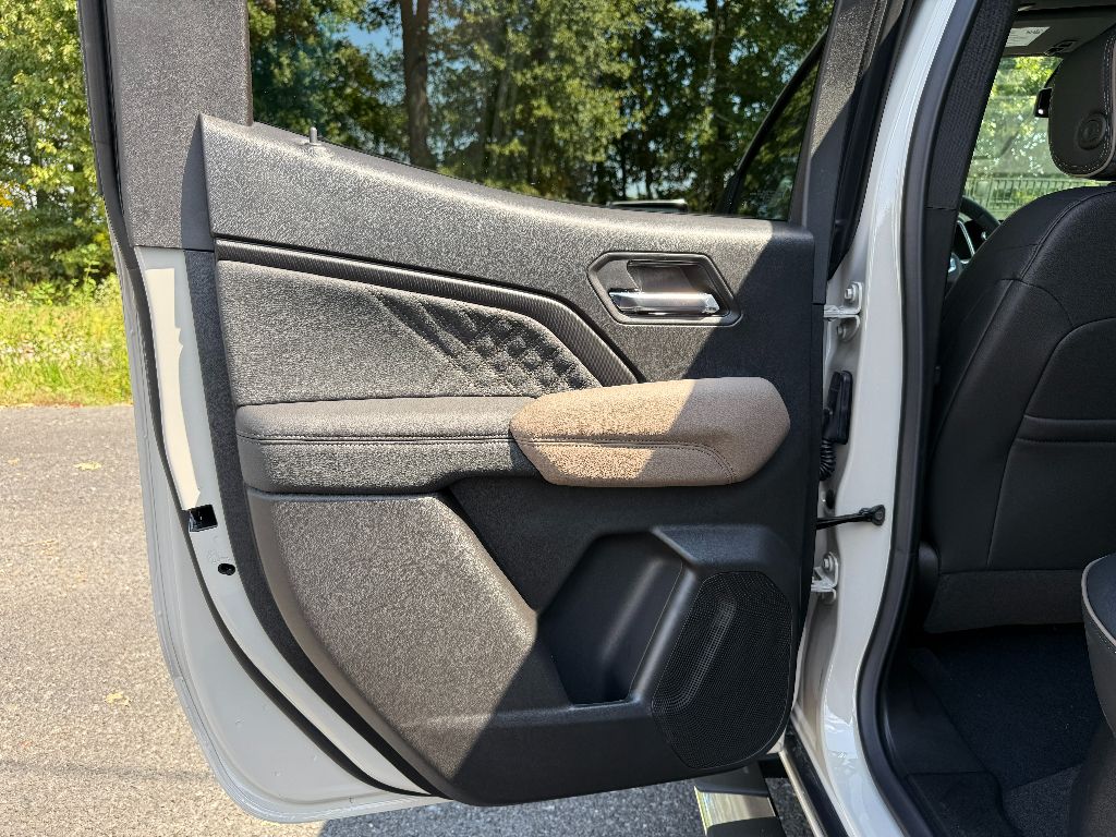 2026 Gmc Canyon Denali photo 27