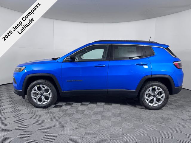 2025 Jeep Compass Latitude photo 4