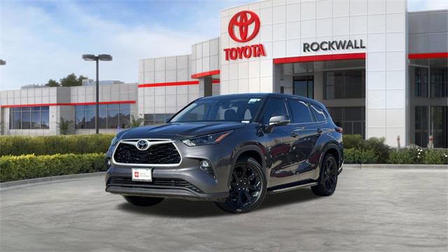 2022 Toyota Highlander LE's photo