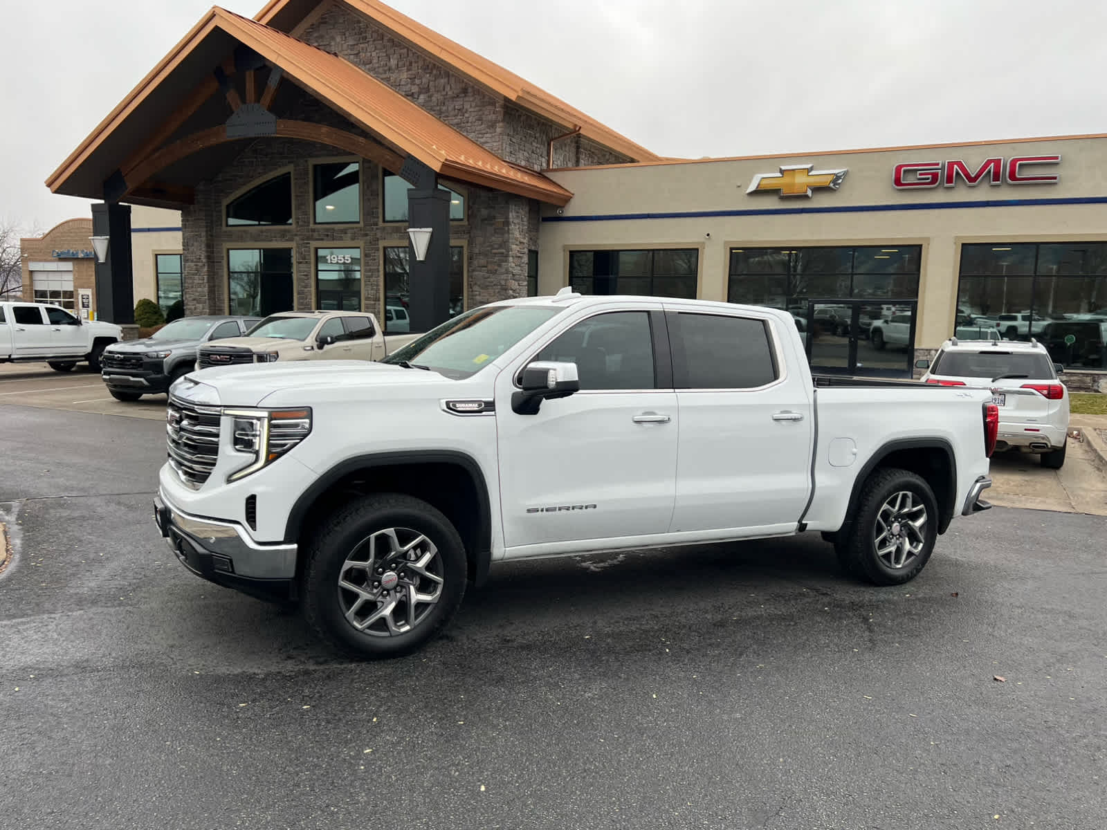2022 GMC Sierra 1500 SLT's photo
