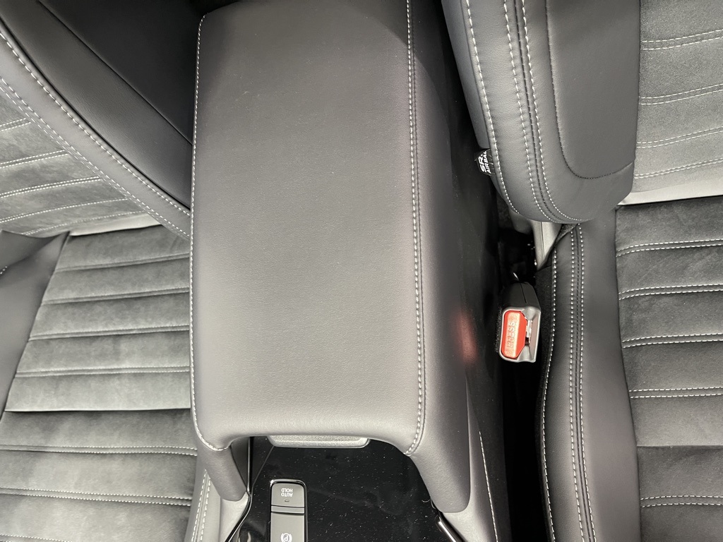 2025 Mitsubishi Outlander SE photo 11