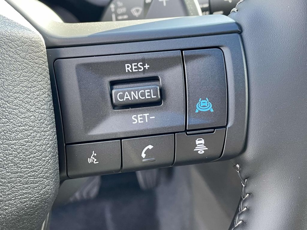 2026 Nissan Rogue SV photo 18