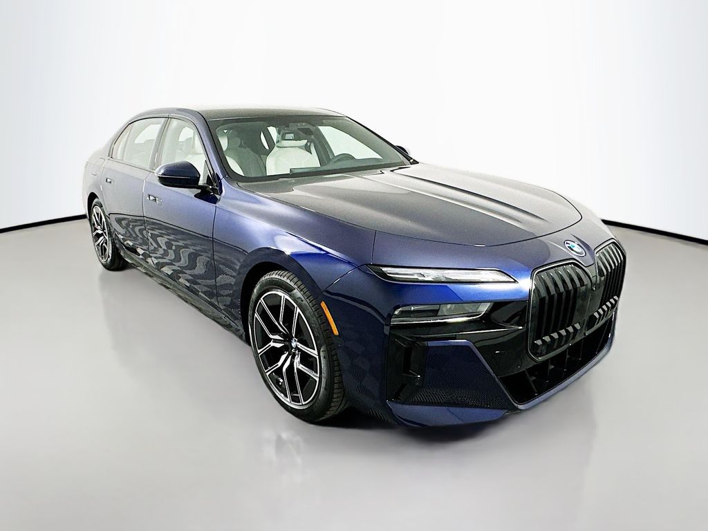 2026 Bmw 750e photo 3