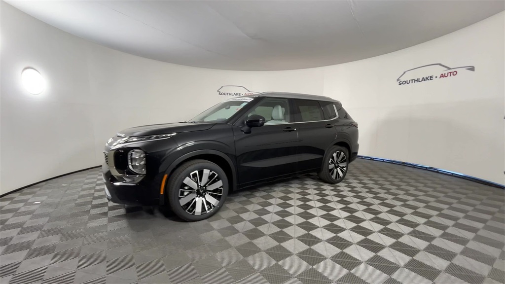 2025 Mitsubishi Outlander Platinum photo 4