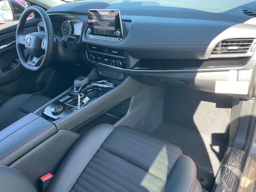 2026 Nissan Rogue SV photo 14