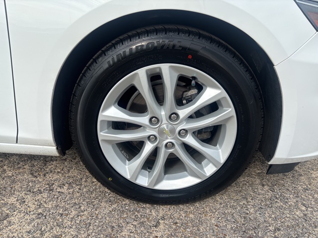 2018 Chevrolet Malibu 1LT photo 25