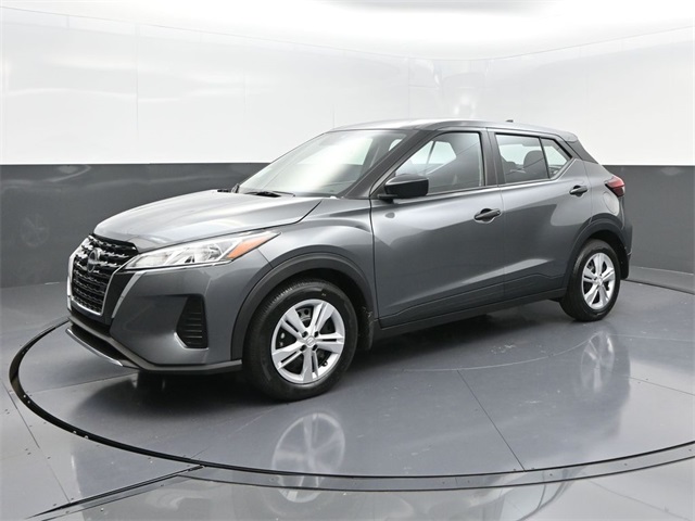 2025 Nissan Kicks Play S photo 3