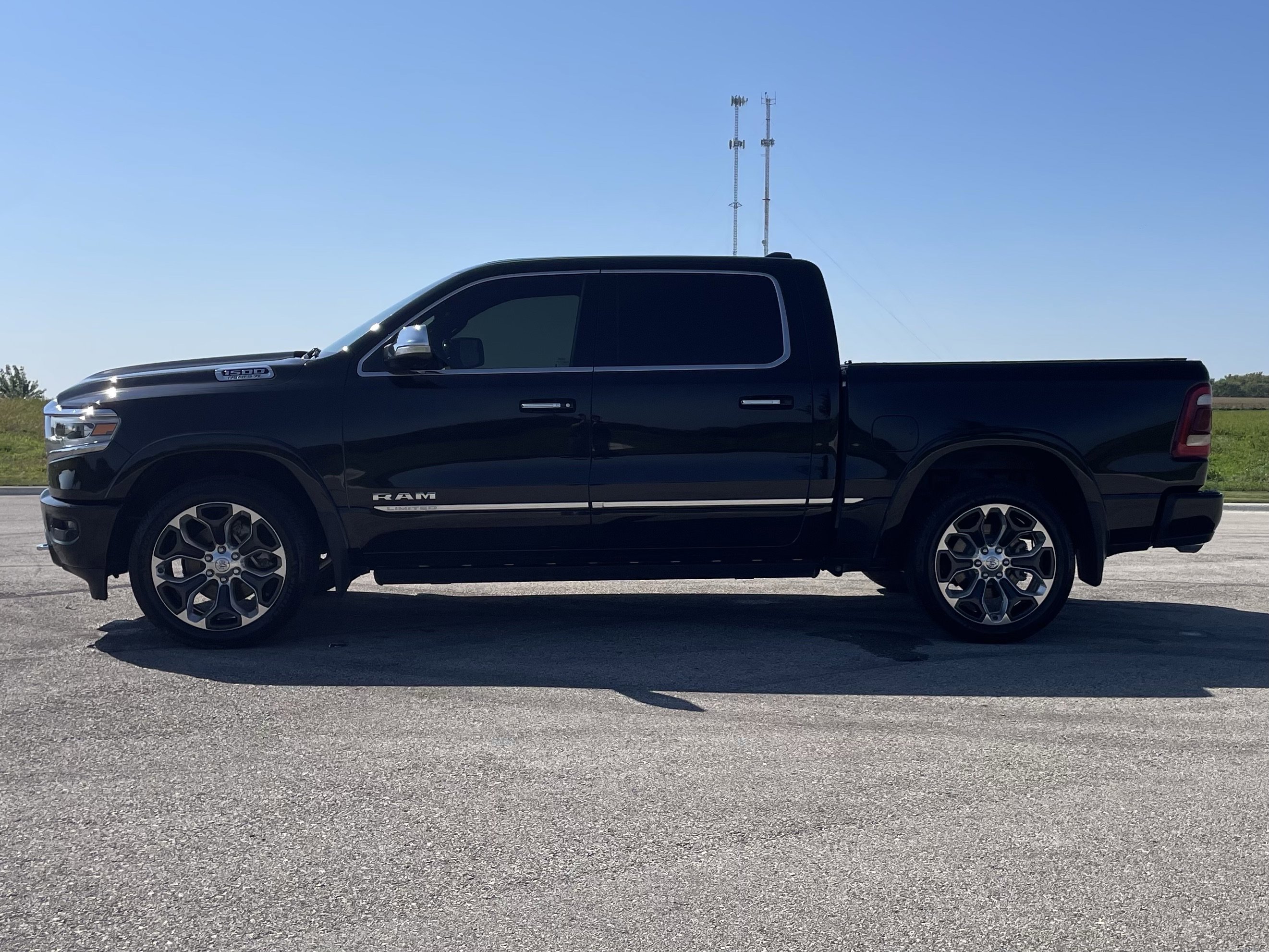 2022 Ram 1500 Limited photo 4