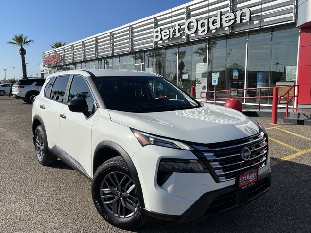 2026 Nissan Rogue S's photo