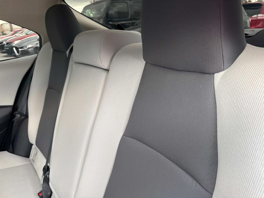 2022 Toyota Corolla LE photo 12