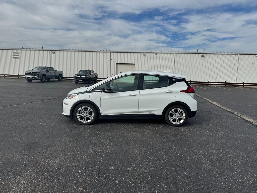 2017 Chevrolet Bolt EV photo 2