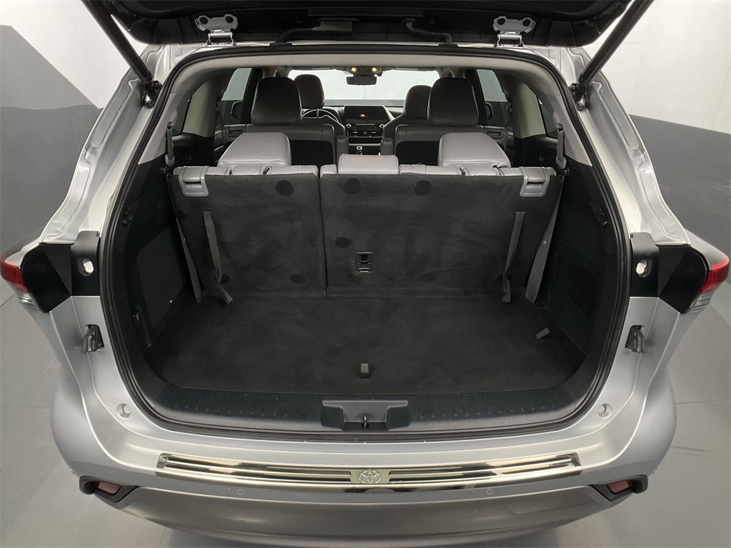 2022 Toyota Highlander Hybrid Platinum photo 30
