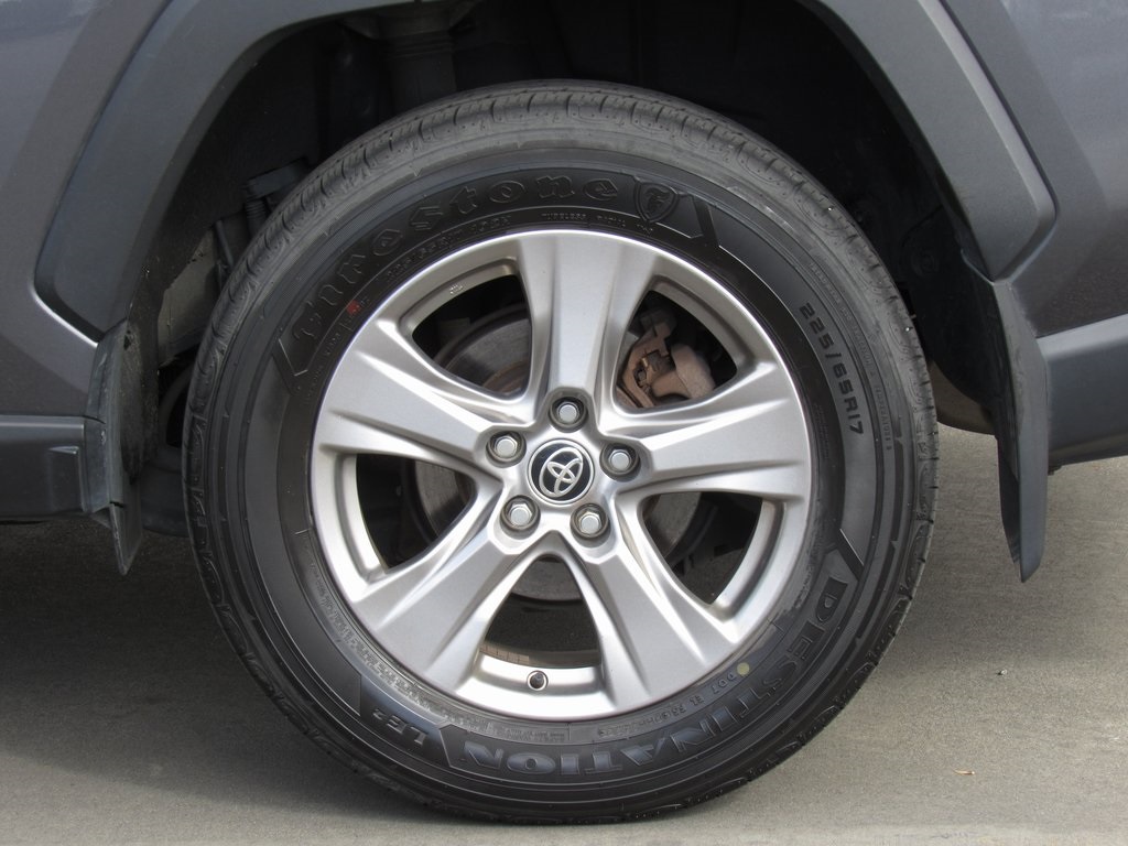 2022 Toyota RAV4 Hybrid LE photo 24