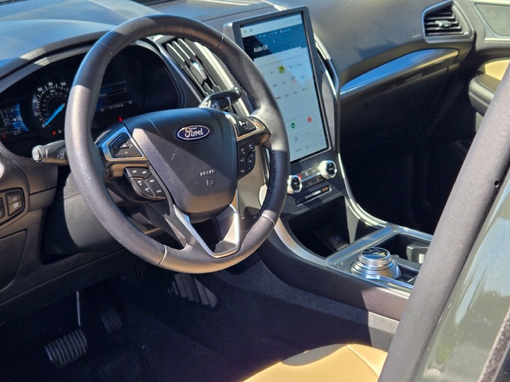 2024 Ford Edge SEL photo 18
