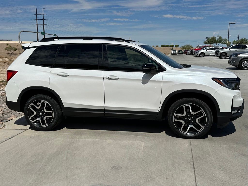 2023 Honda Passport Elite photo 2