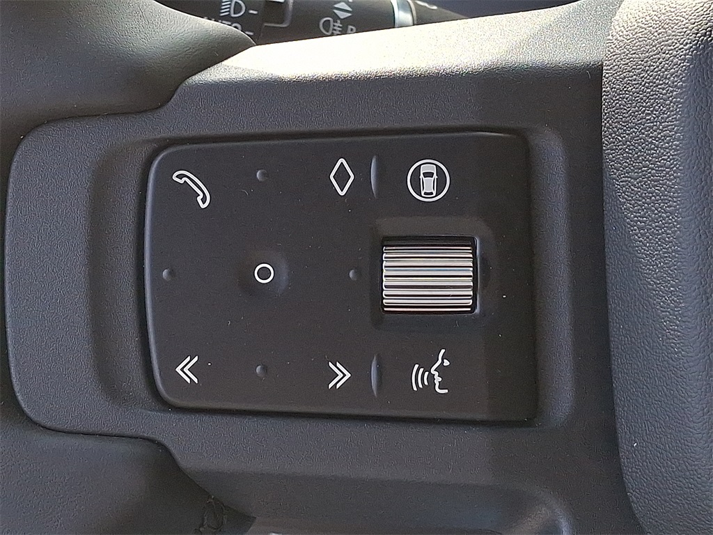 2025 Land Rover Defender 130 S photo 14