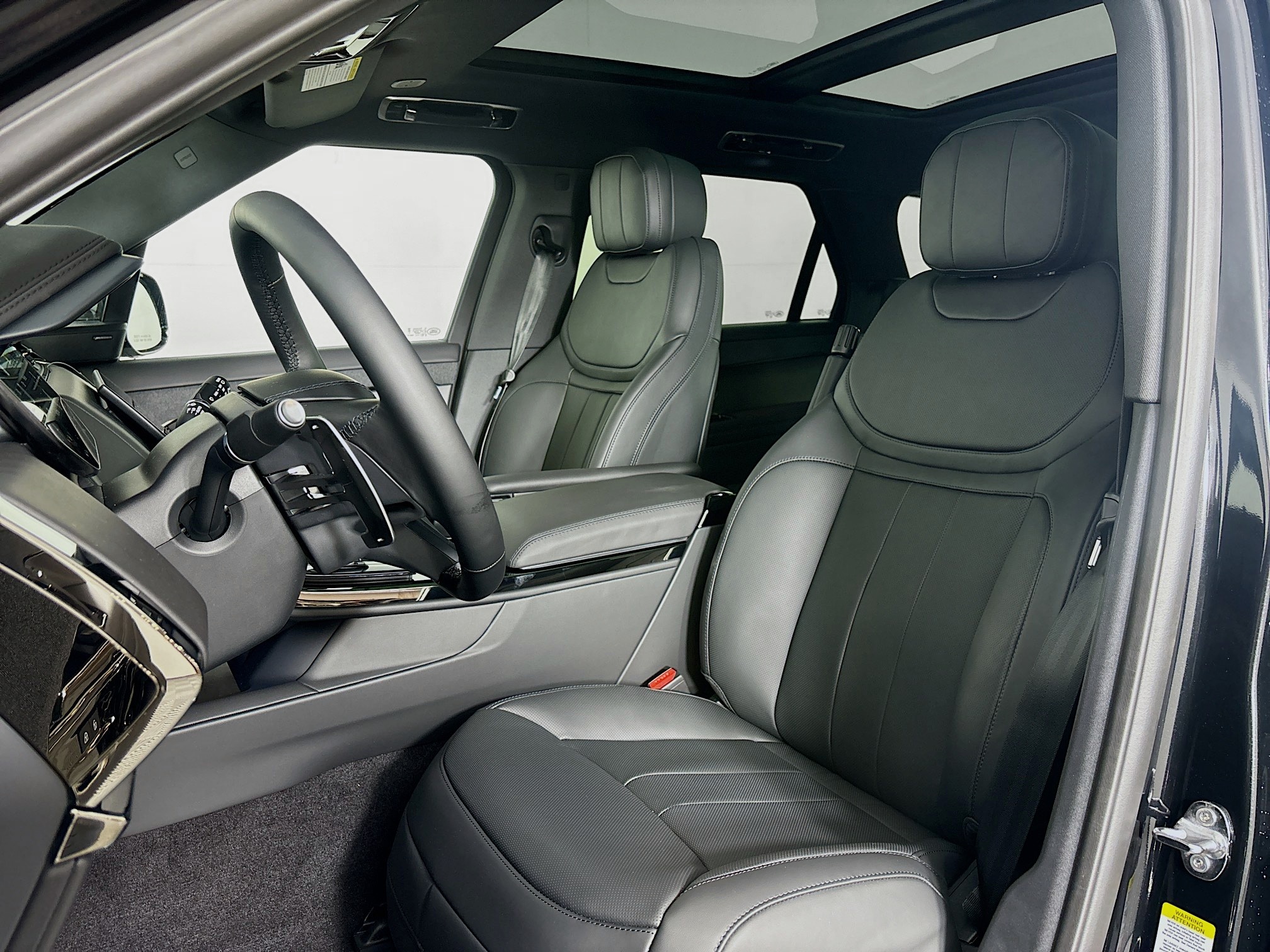 2025 Land Rover Range Rover Sport SE photo 21