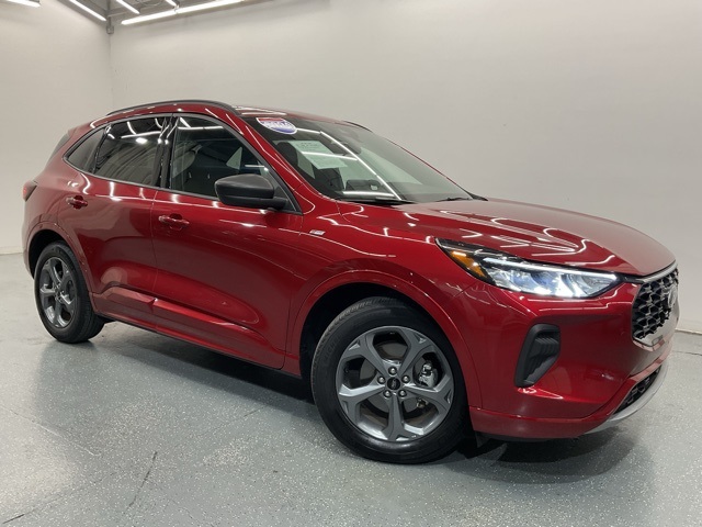 2024 Ford Escape ST-Line photo 2