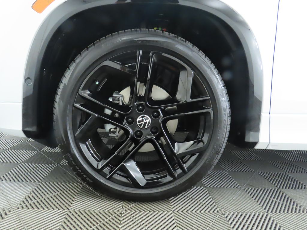 2025 Volkswagen Tiguan SE R-Line Black photo 29