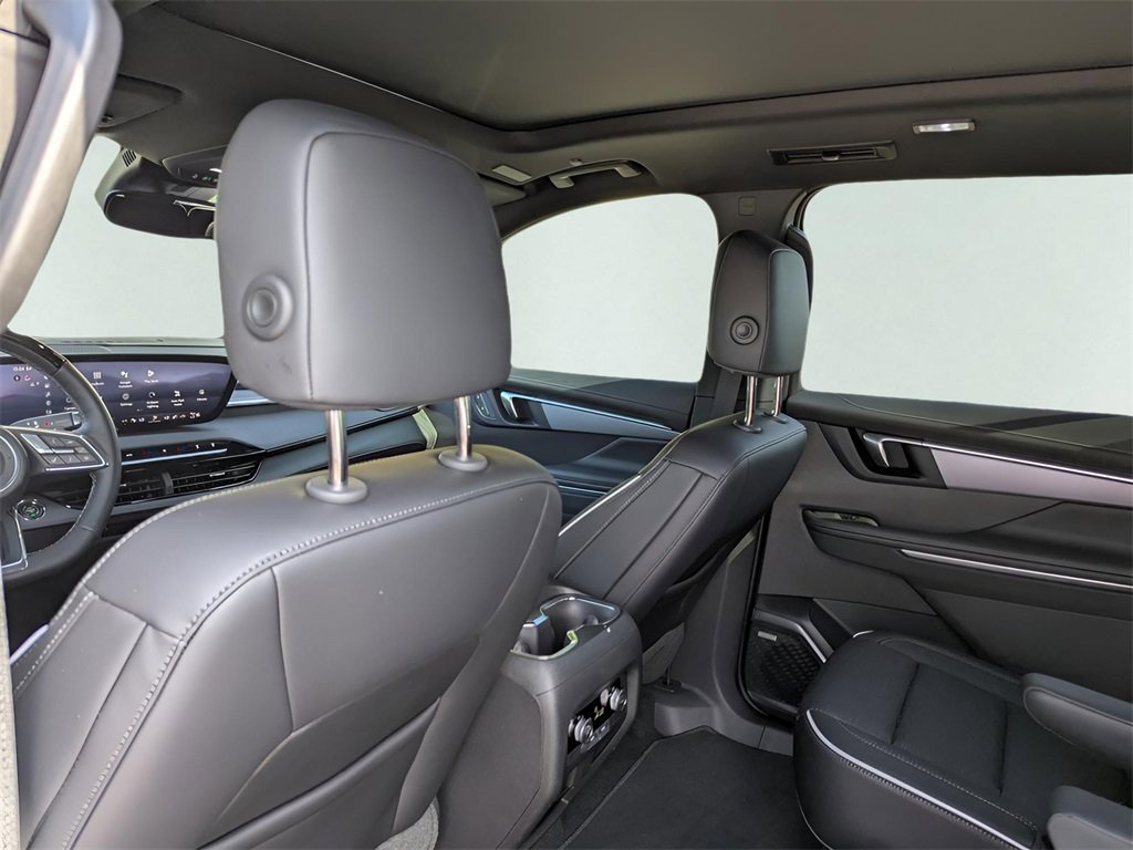 2025 Buick Enclave Sport Touring photo 13