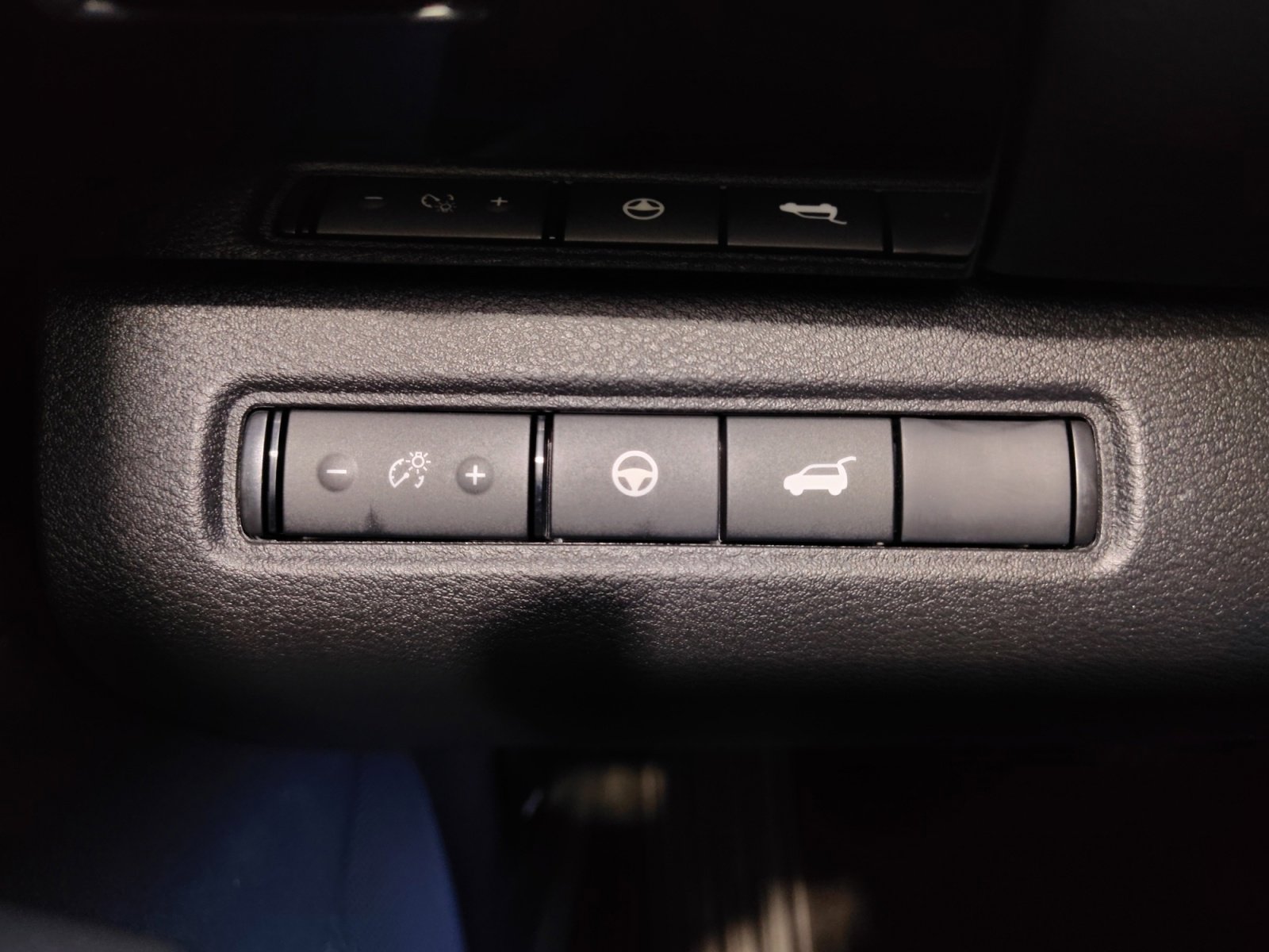 2025 Nissan Pathfinder SV photo 24