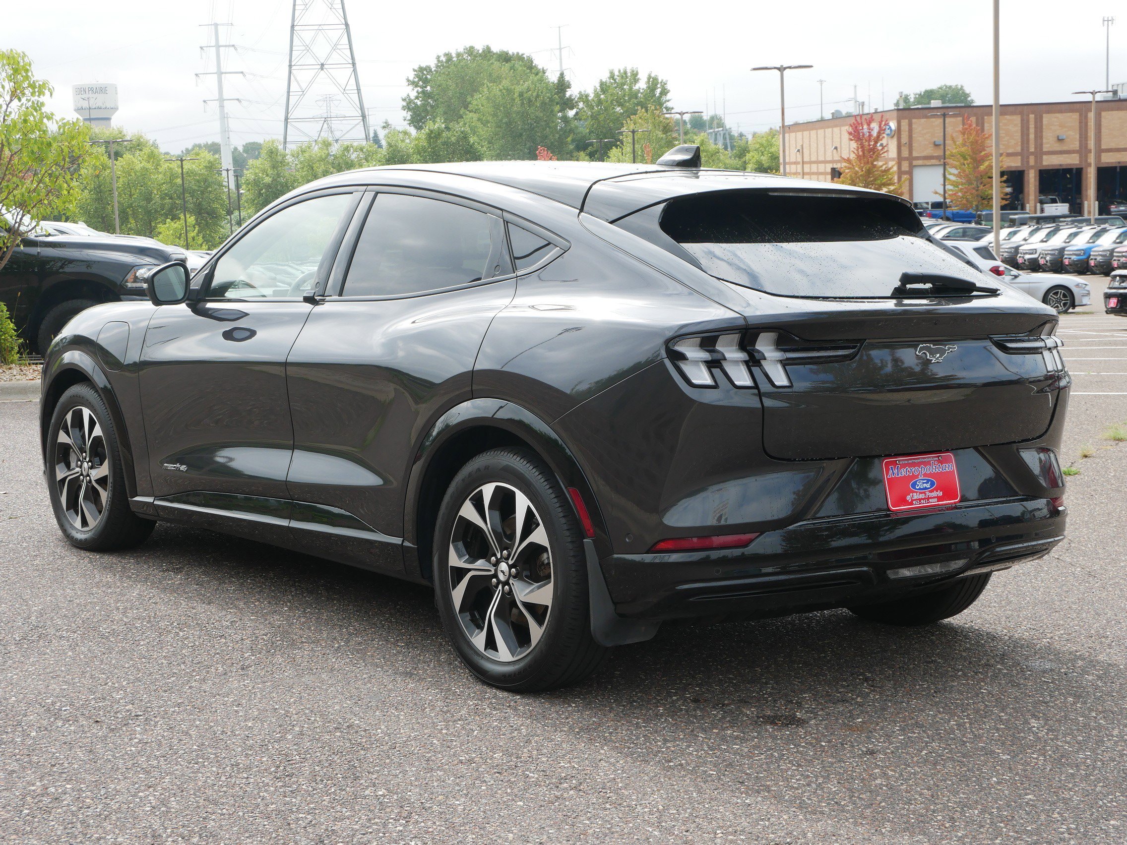 2021 Ford Mustang Mach-E Premium photo 3