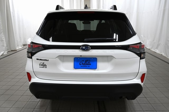 2025 Subaru Forester Premium photo 9