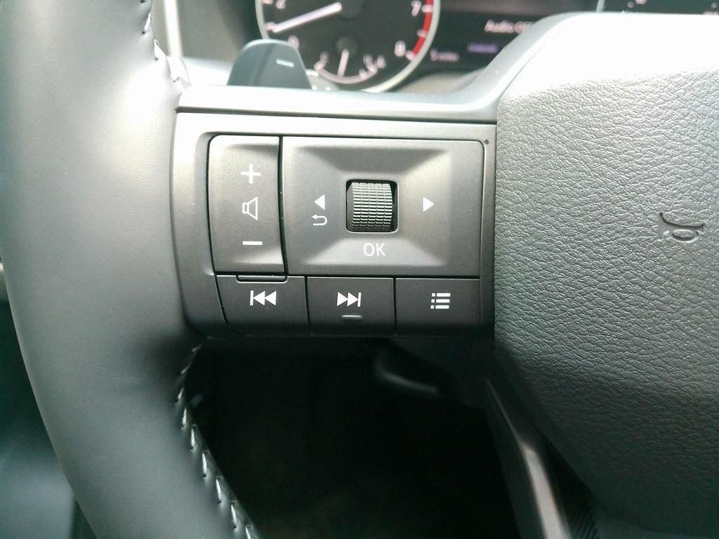 2025 Nissan Rogue SV photo 26