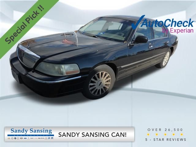 2005 Lincoln Town Car Signature's photo