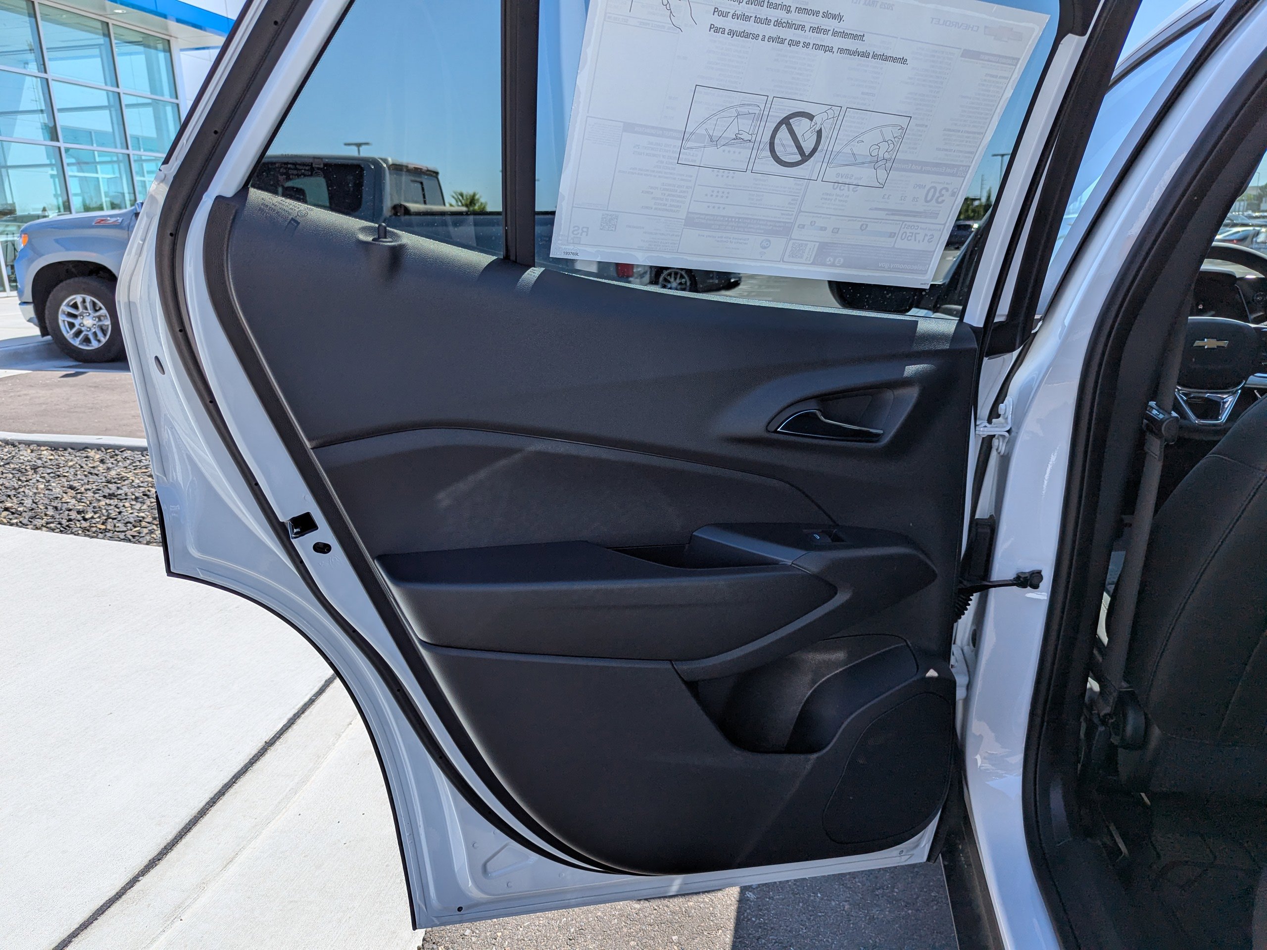 2025 Chevrolet Trax LT photo 26