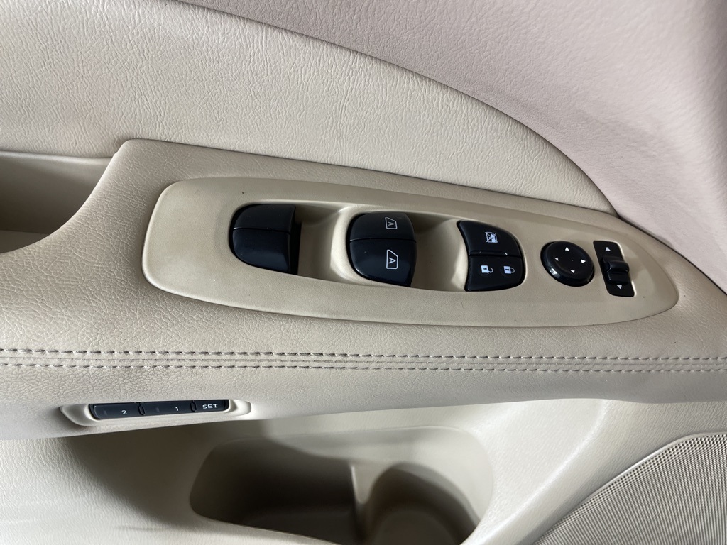 2014 Nissan Pathfinder SL photo 13