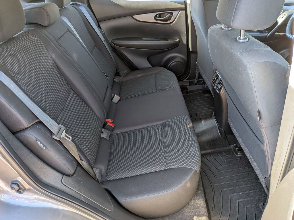 2022 Nissan Rogue Sport S photo 22