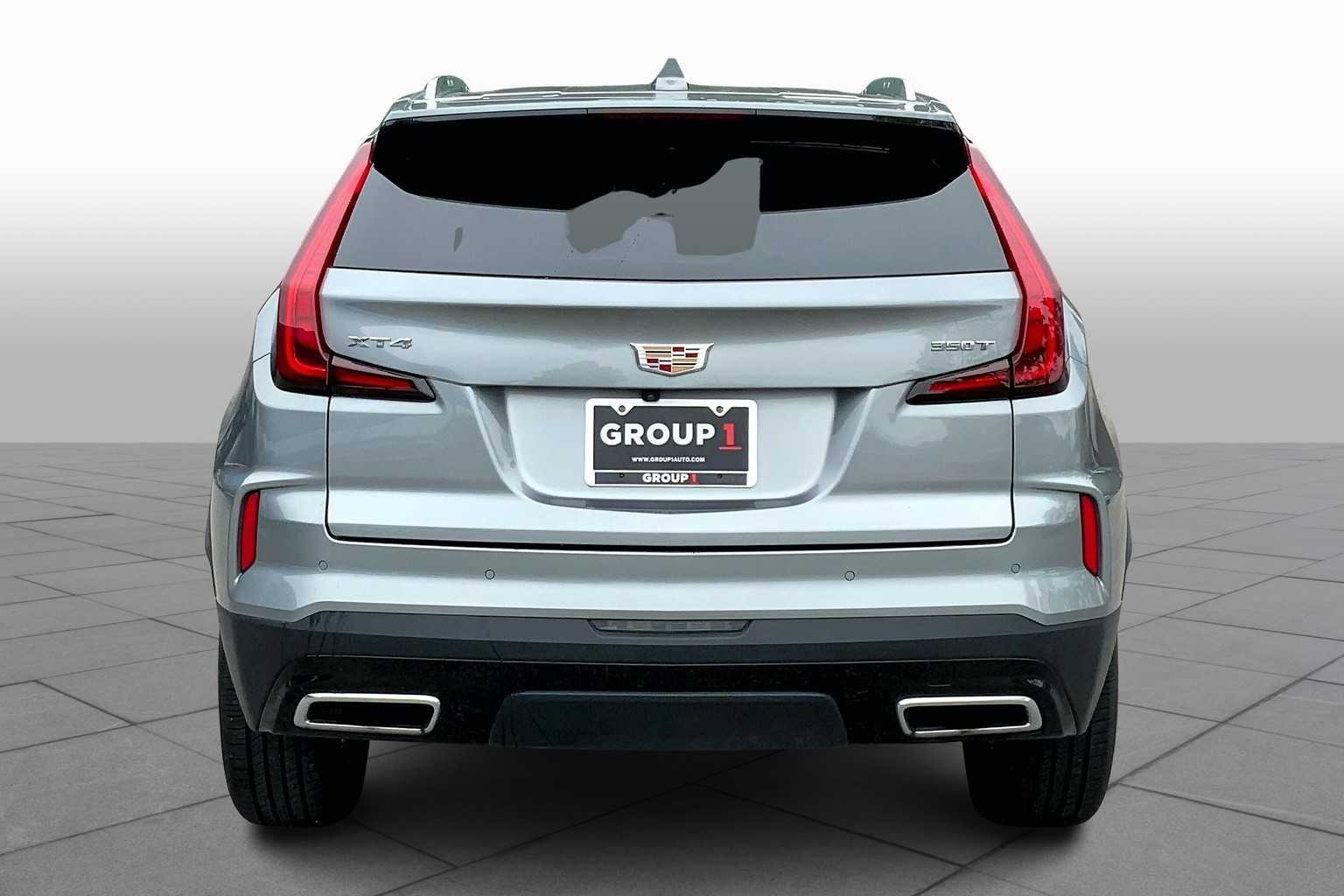 2024 Cadillac XT4 Premium Luxury photo 3