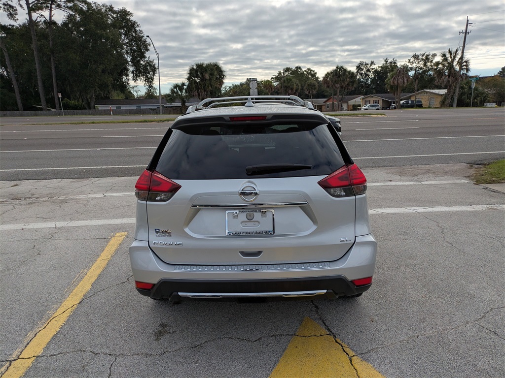 2017 Nissan Rogue SL photo 3