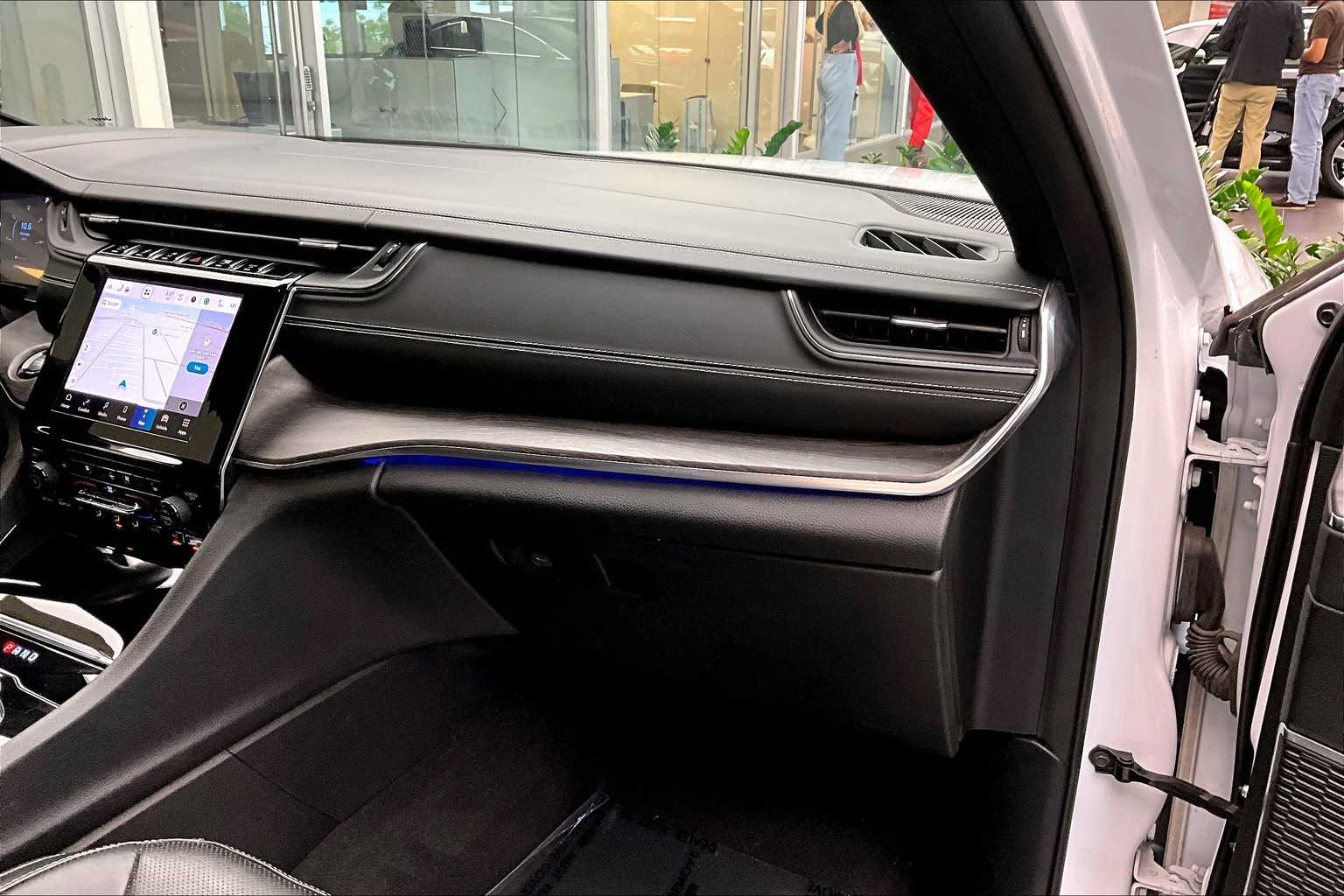 2022 Jeep Grand Cherokee Overland photo 17