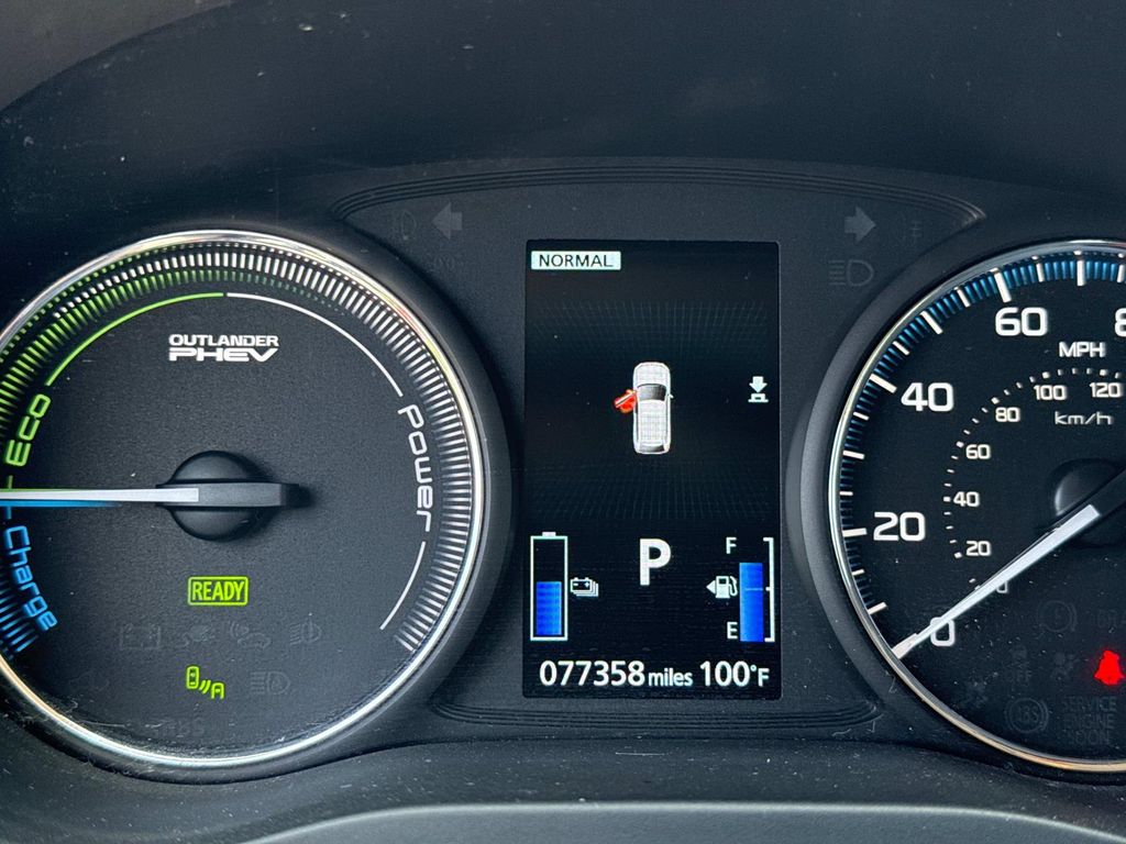 2018 Mitsubishi Outlander PHEV SEL photo 22