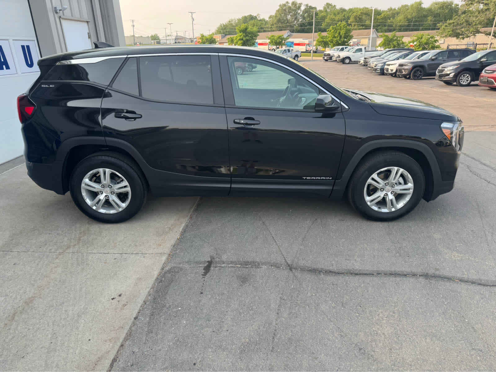 2024 Gmc Terrain SLE photo 2