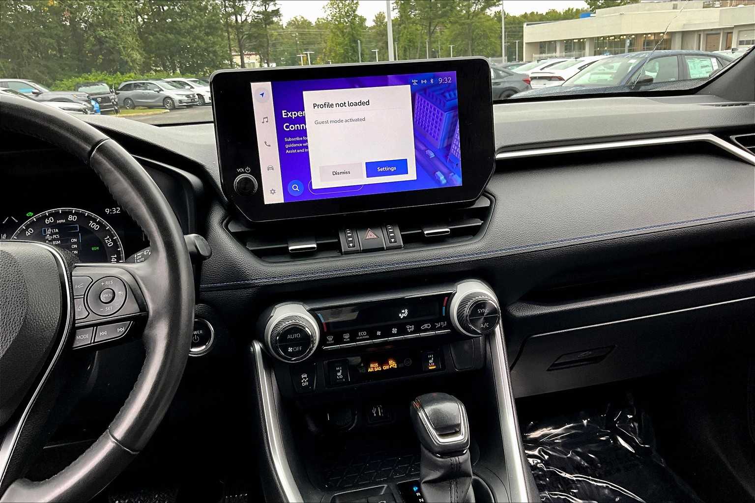 2023 Toyota RAV4 Hybrid XSE photo 3